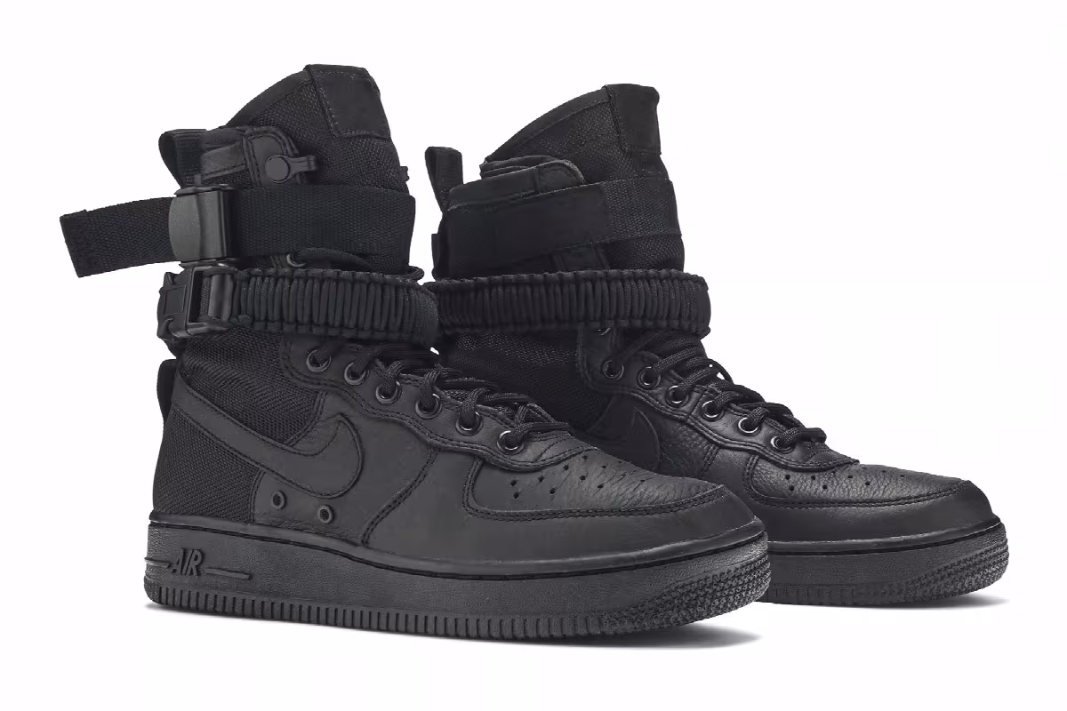 Nike Women's SF Air Force 1 High Triple Black, view 9