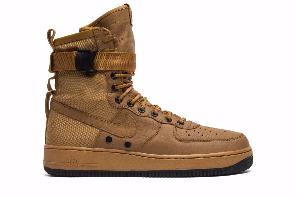Nike Women's SF Air Force 1 High Desert Ochre, view 2