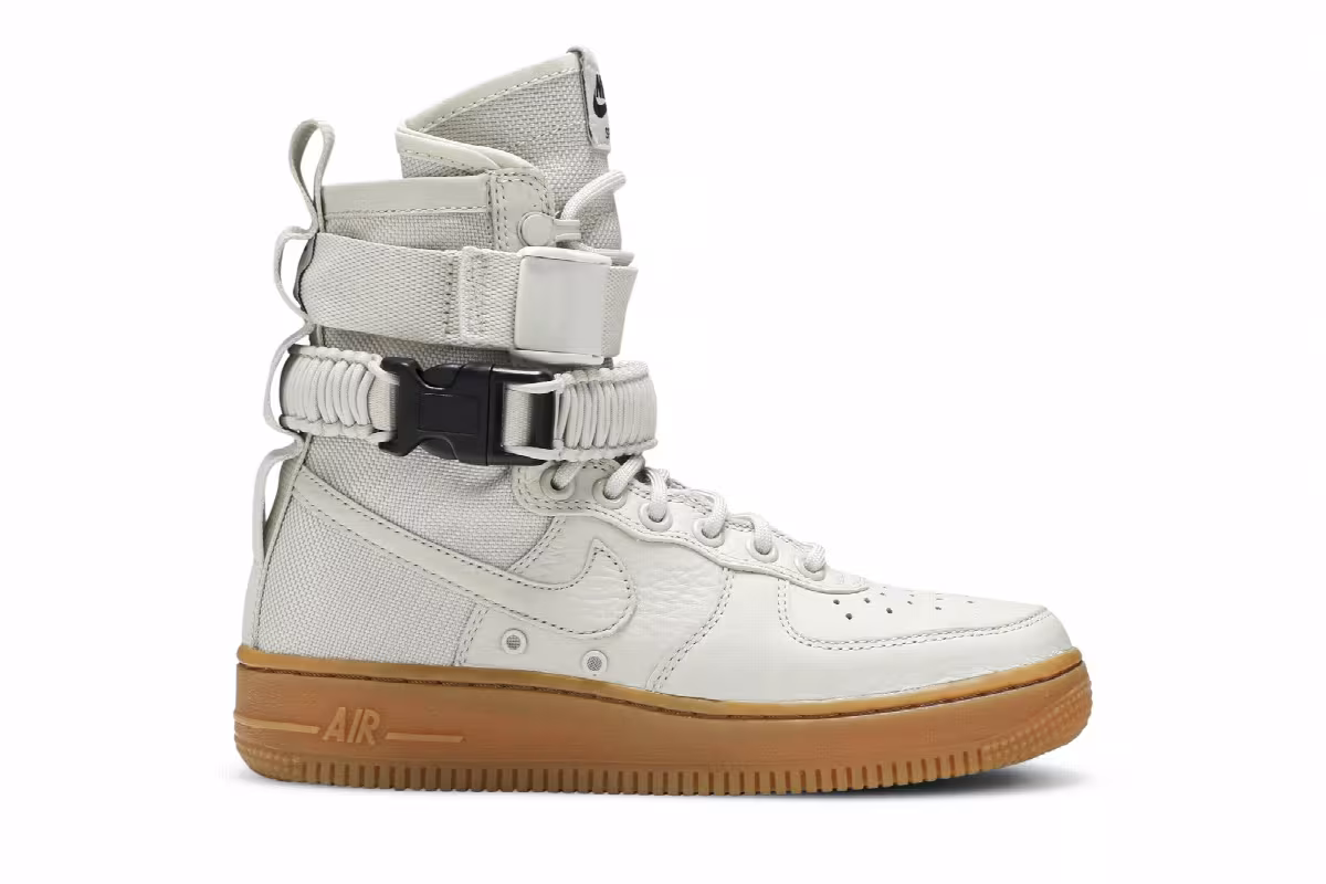 Nike Women's SF Air Force 1 High Light Bone, view 2