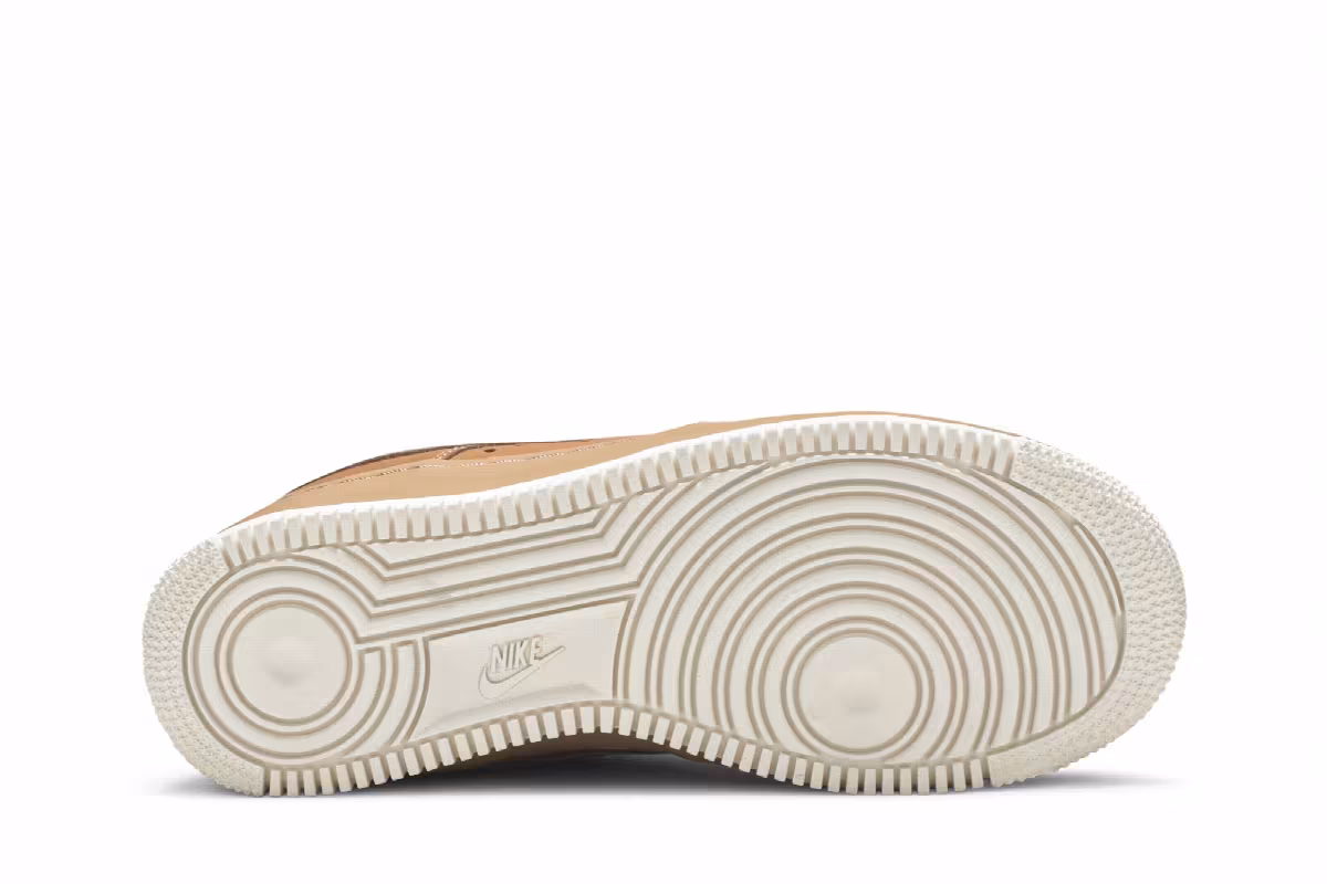 Nike Women's Air Force 1 Low Tech Craft Clay, view 5
