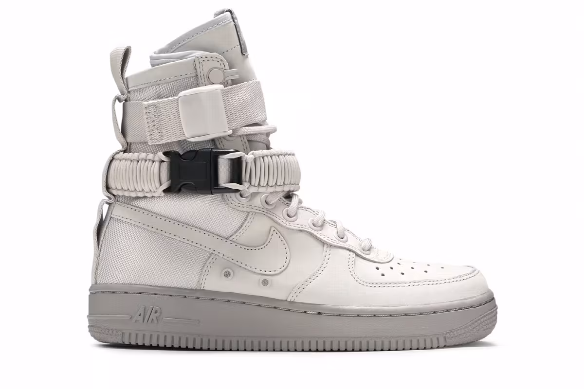 Nike Women's SF Air Force 1 High Vast Grey, view 2