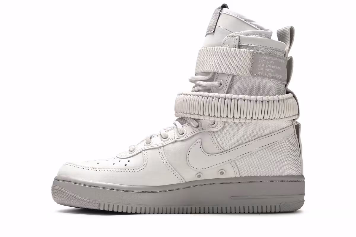 Nike Women's SF Air Force 1 High Vast Grey, view 4