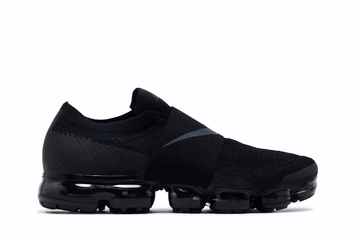 Nike Air VaporMax Moc Triple Black, view 2