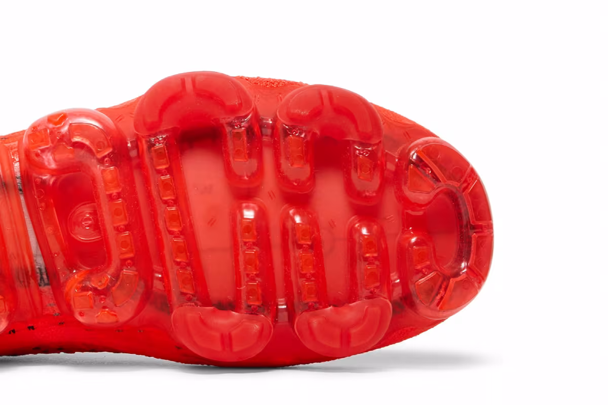 CLOT x Nike Air VaporMax Bright Crimson, view 6