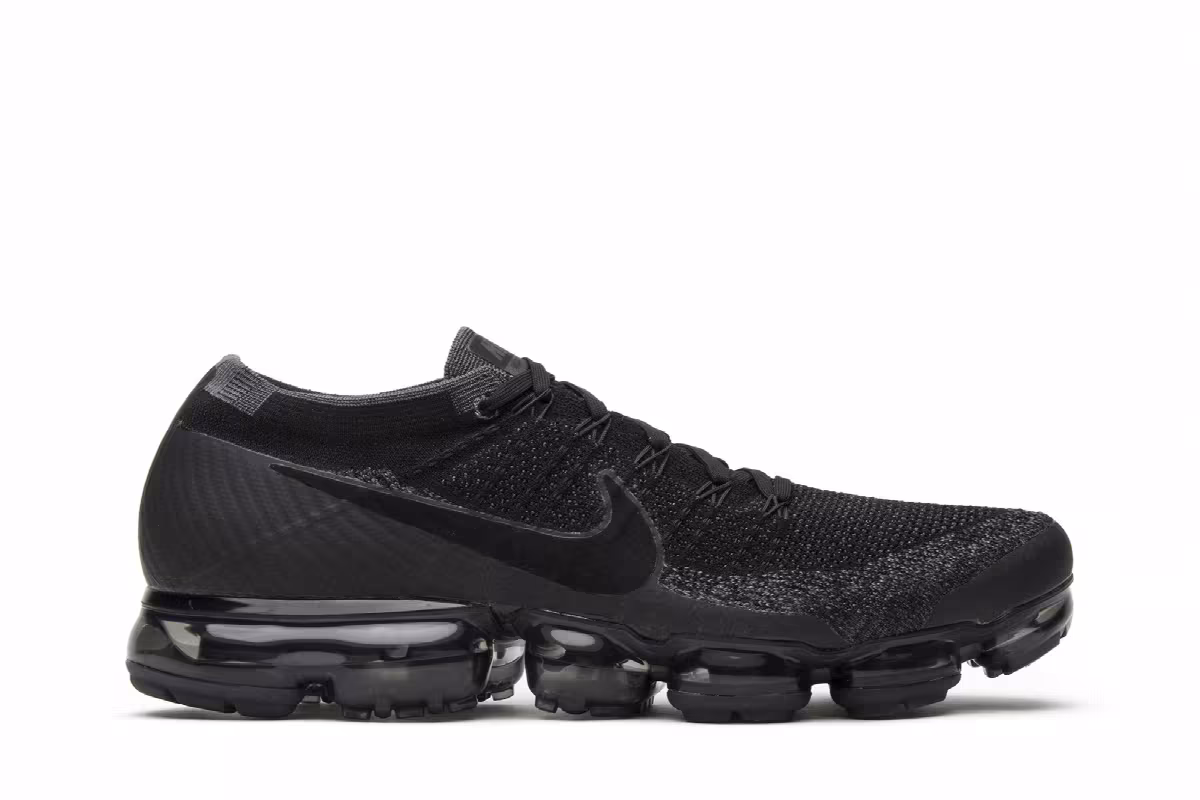 Nike Air VaporMax Triple Black, view 2