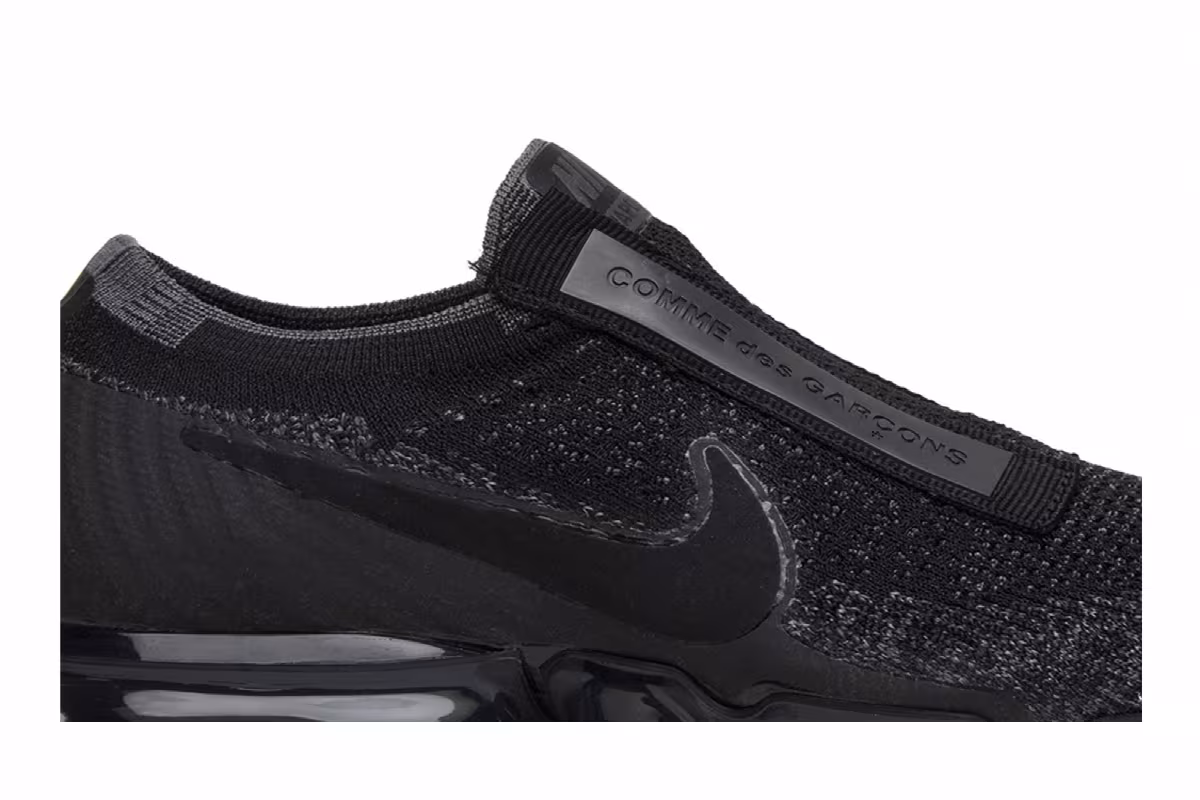 Comme des Garçons x Nike Women's Air VaporMax Black, view 3