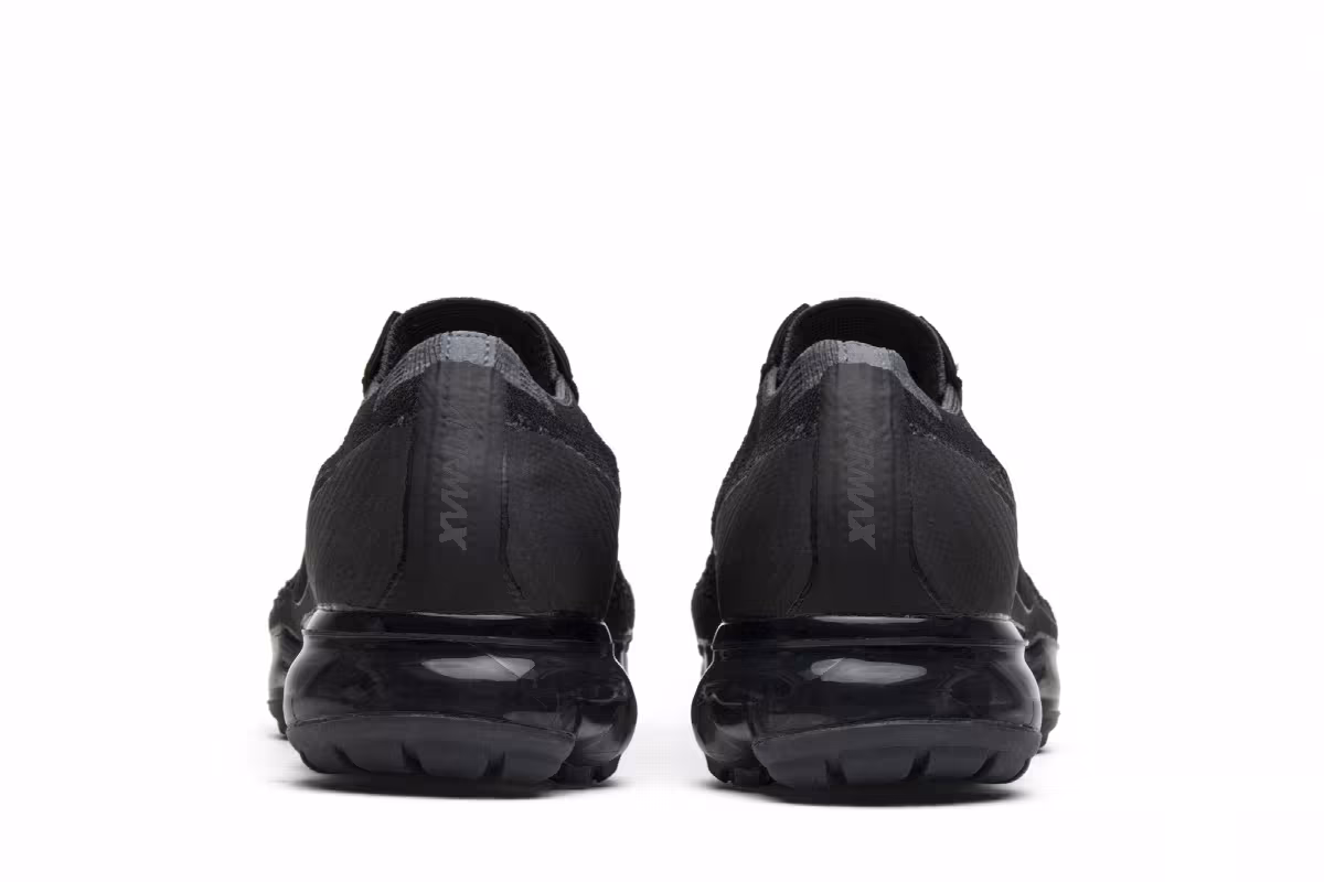 Comme des Garçons x Nike Women's Air VaporMax Black, view 7