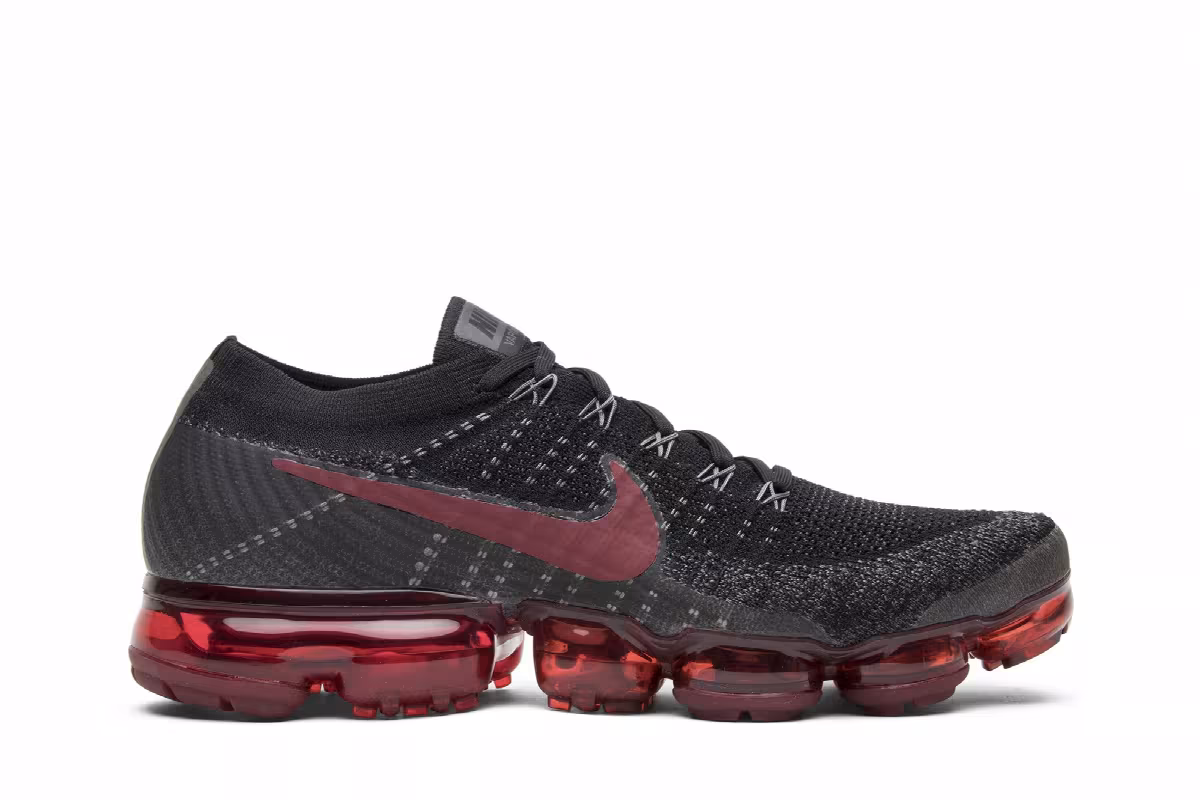 Nike Air VaporMax Bred, view 2