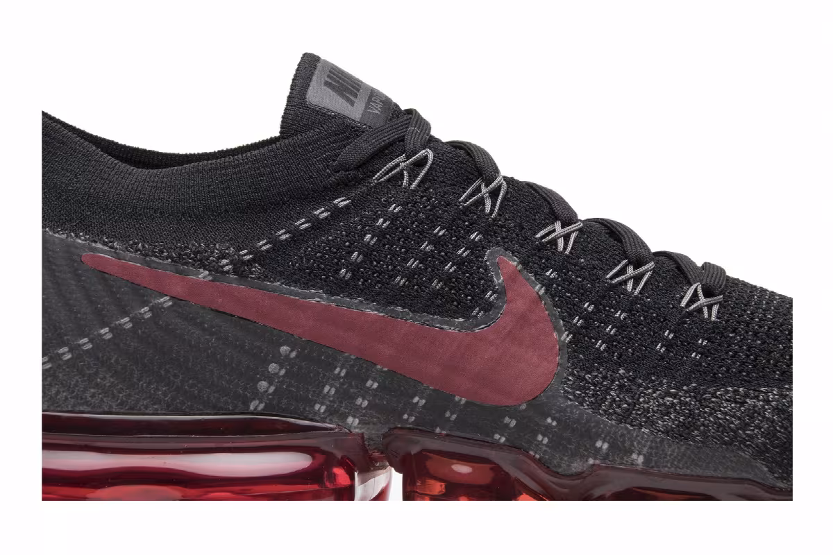 Nike Air VaporMax Bred, view 3