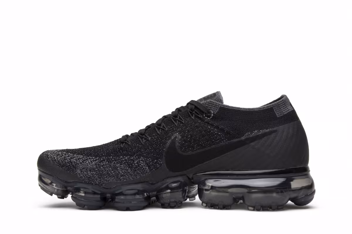 Nike Women's Air VaporMax Triple Black, view 4