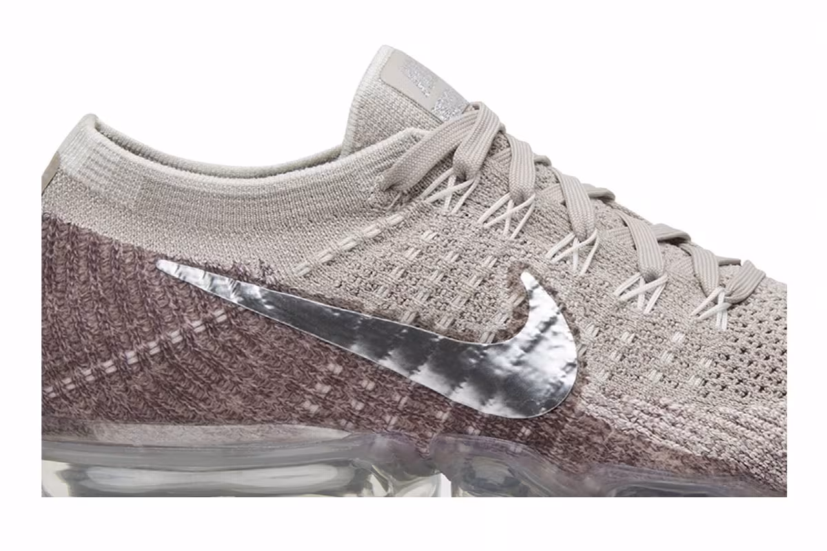 Nike Women's Air VaporMax String, view 3