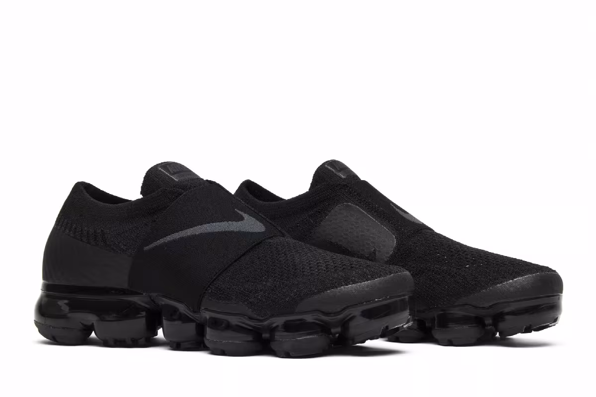 Nike Women's Air VaporMax Moc Triple Black, view 9