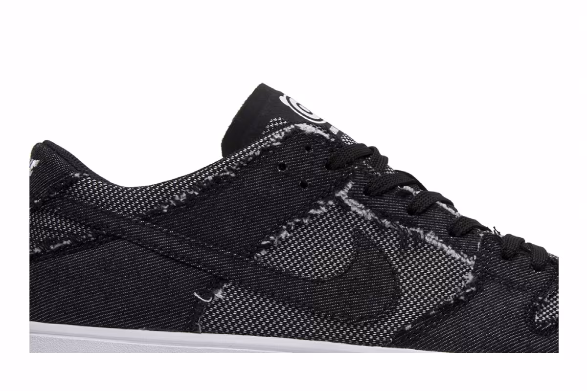 Medicom Toy x Nike SB Dunk Low Elite BE@RBRICK, view 3