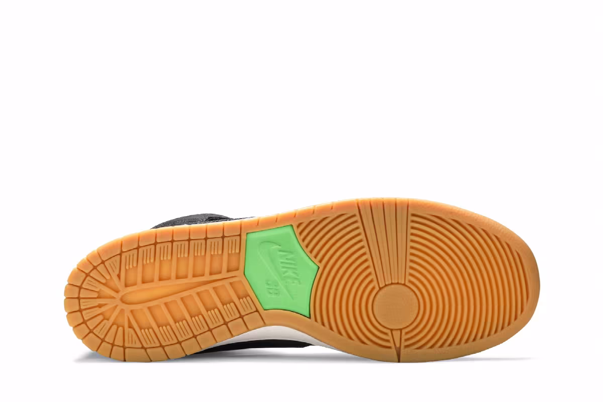 Momofuku x Nike Dunk High Pro SB Momofuku, view 5