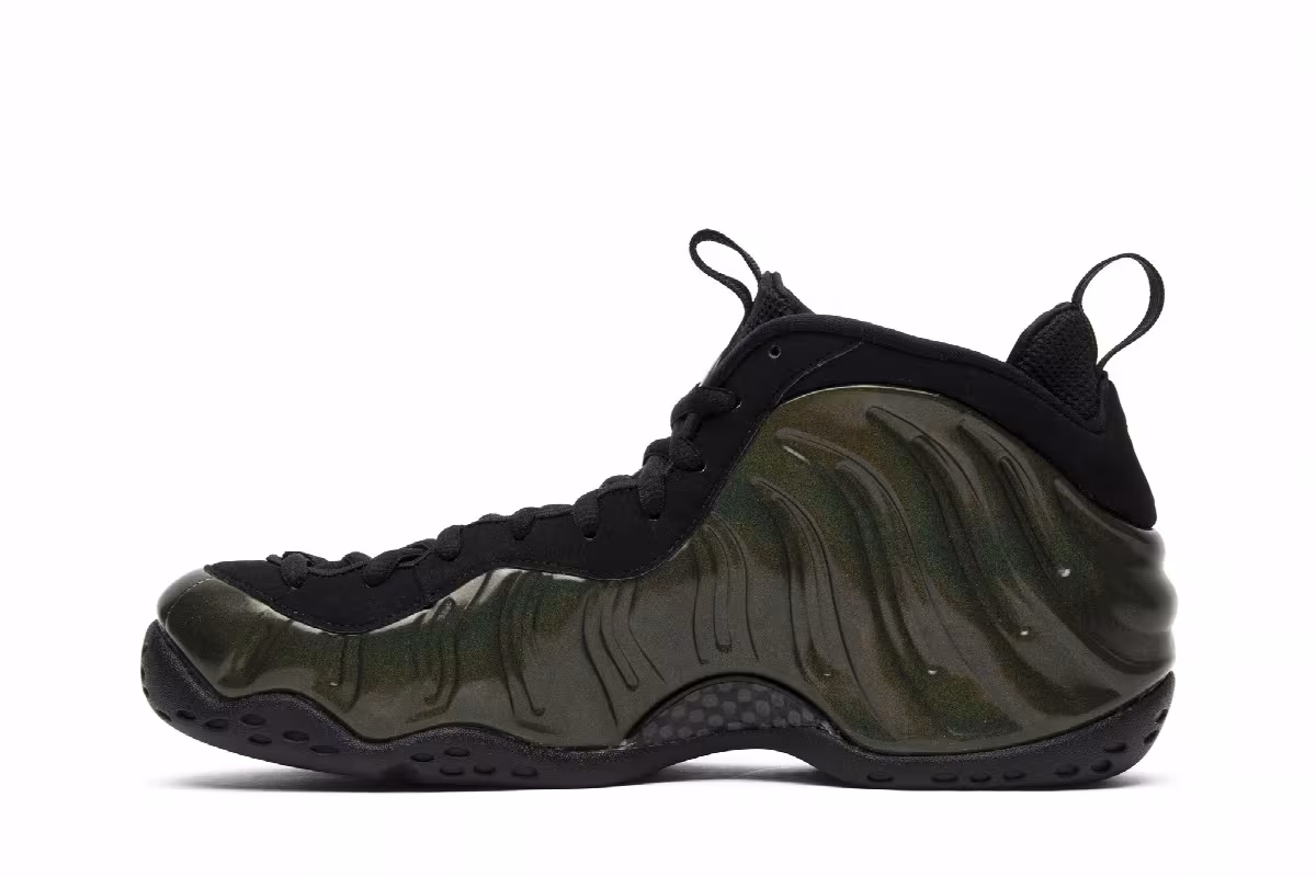 Nike Air Foamposite One Legion Green, view 4