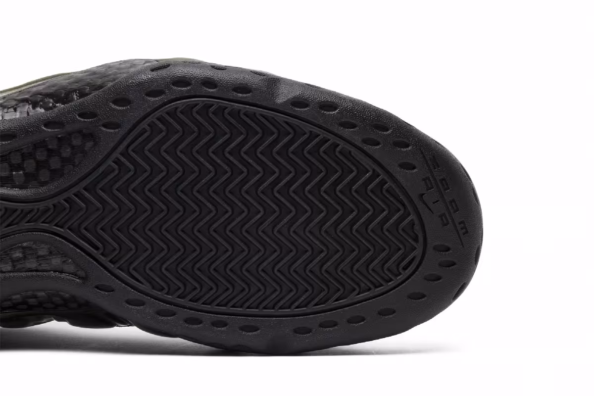Nike Air Foamposite One Legion Green, view 6