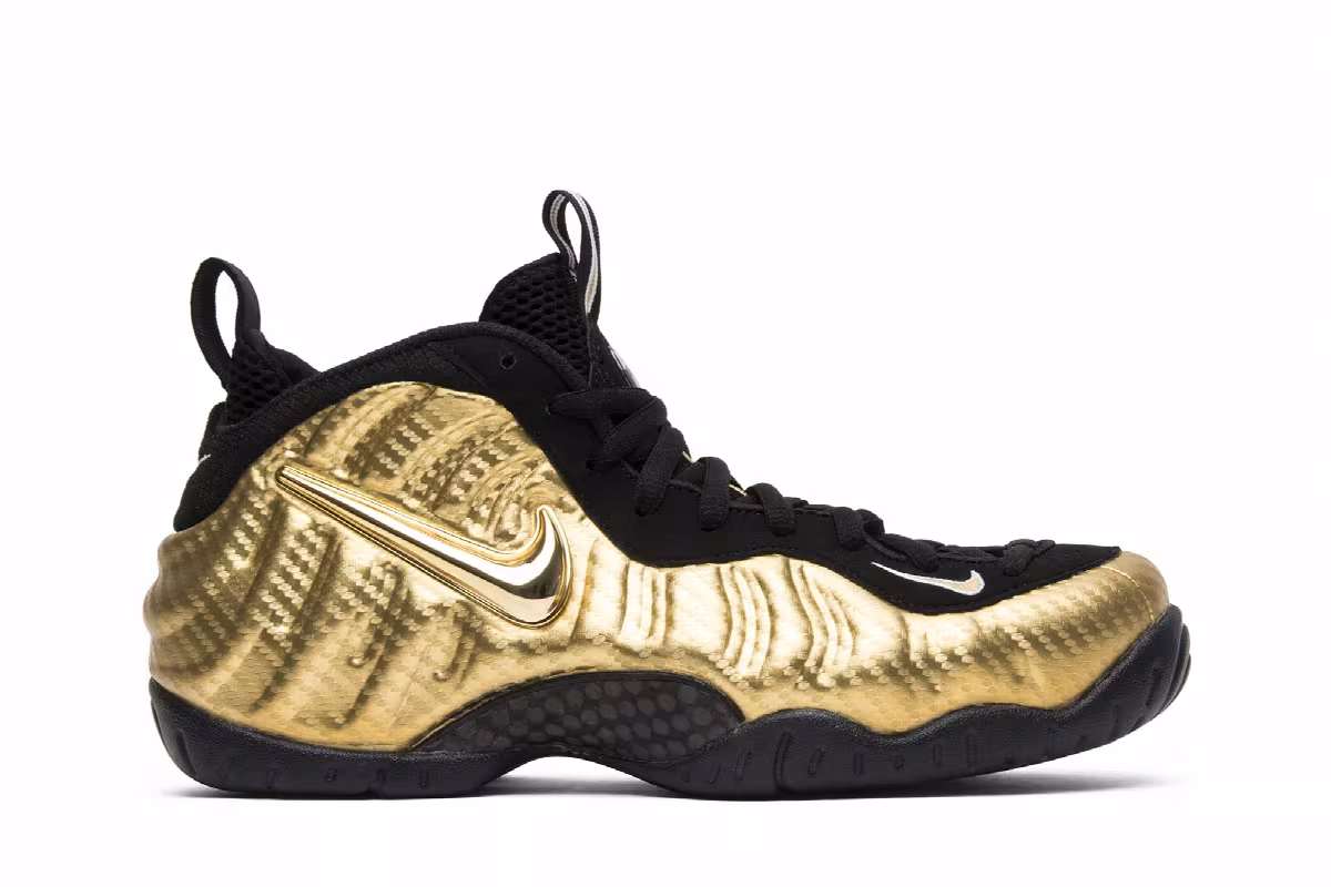 Nike Air Foamposite Pro Metallic Gold, view 2