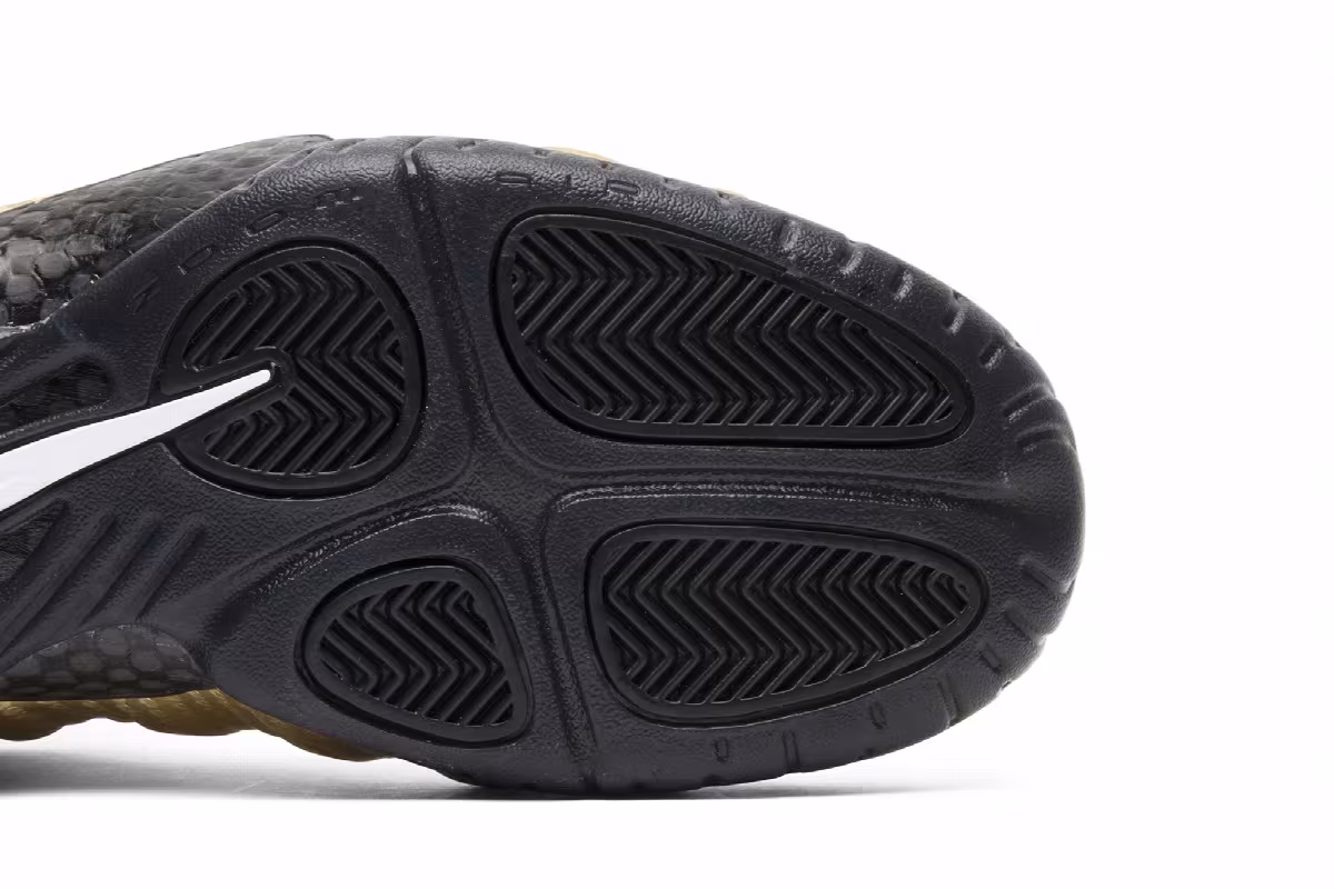 Nike Air Foamposite Pro Metallic Gold, view 6