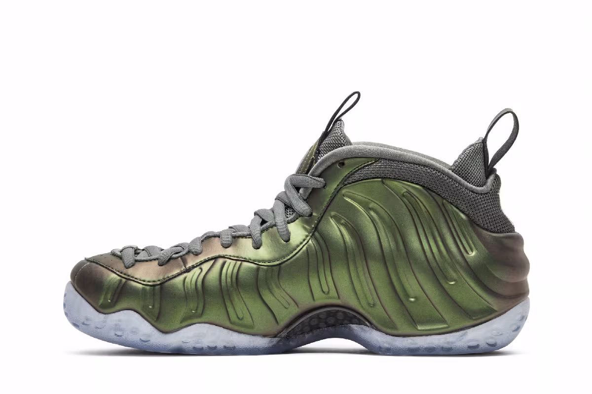 Nike Women's Air Foamposite One Shine, view 4