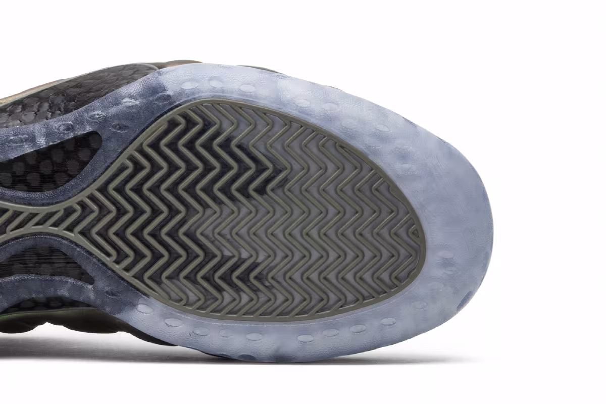 Nike Women's Air Foamposite One Shine, view 6