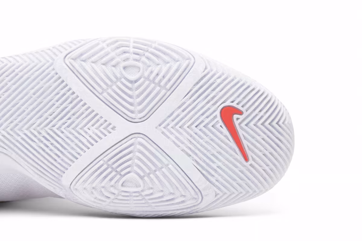 Nike Kyrie 3 Finals, view 6