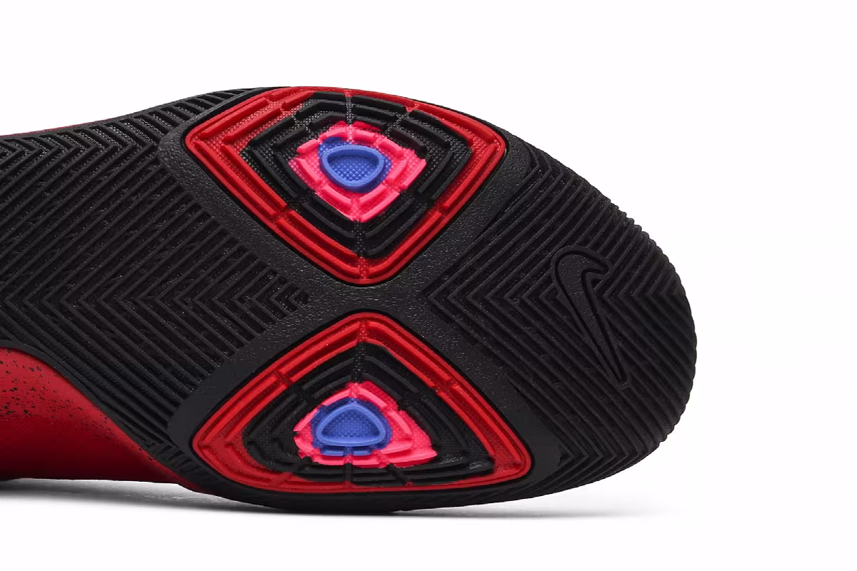 Nike Kyrie 3 Candy Apple, view 6