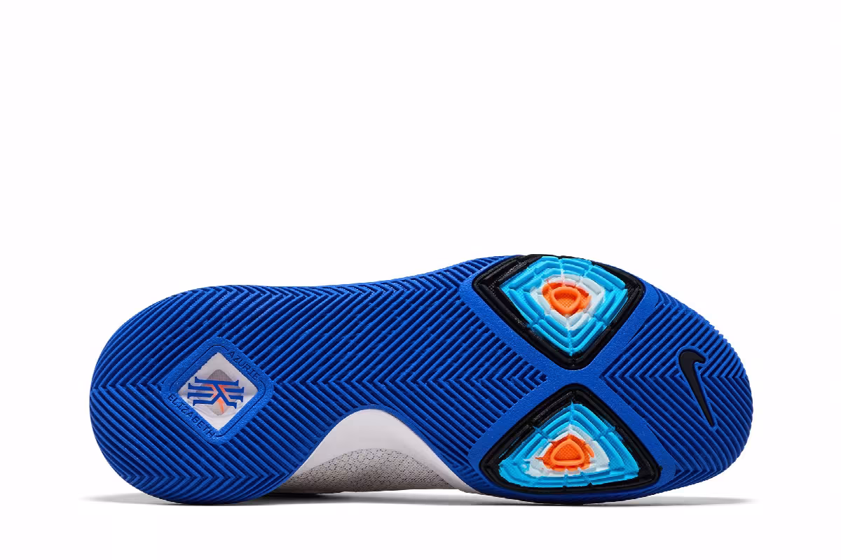 Nike Kyrie 3 Duke, view 5