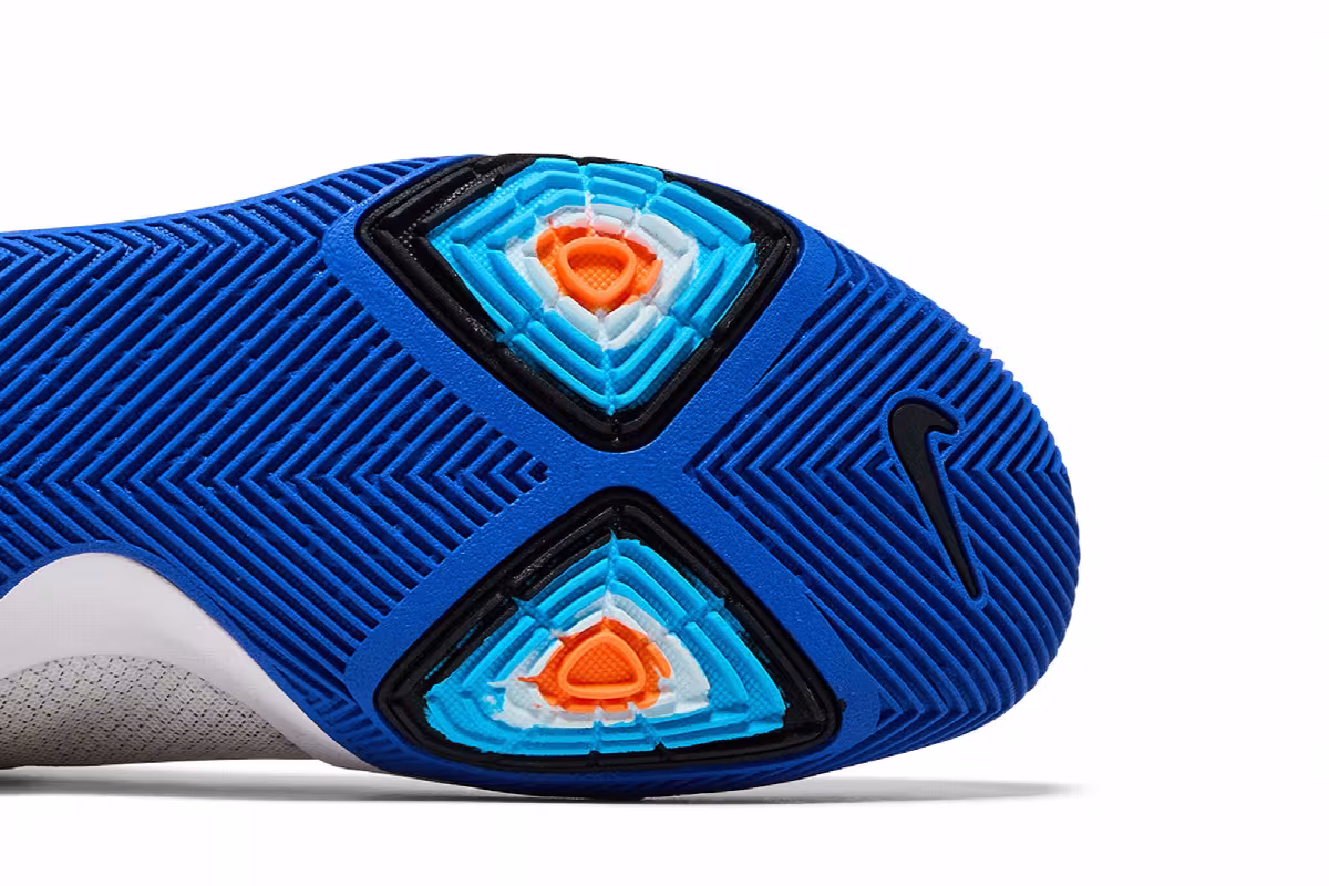 Nike Kyrie 3 Duke, view 6