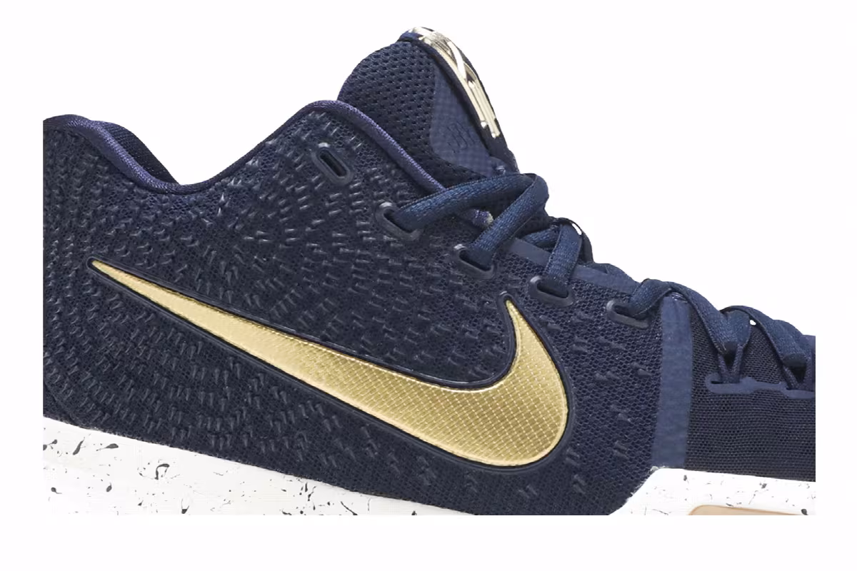 Nike Kyrie 3 Obsidian, view 3