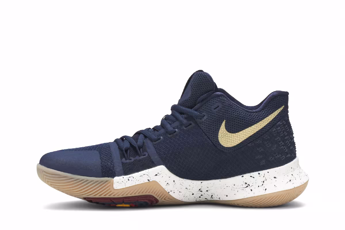 Nike Kyrie 3 Obsidian, view 4