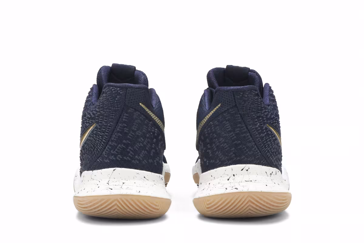 Nike Kyrie 3 Obsidian, view 7