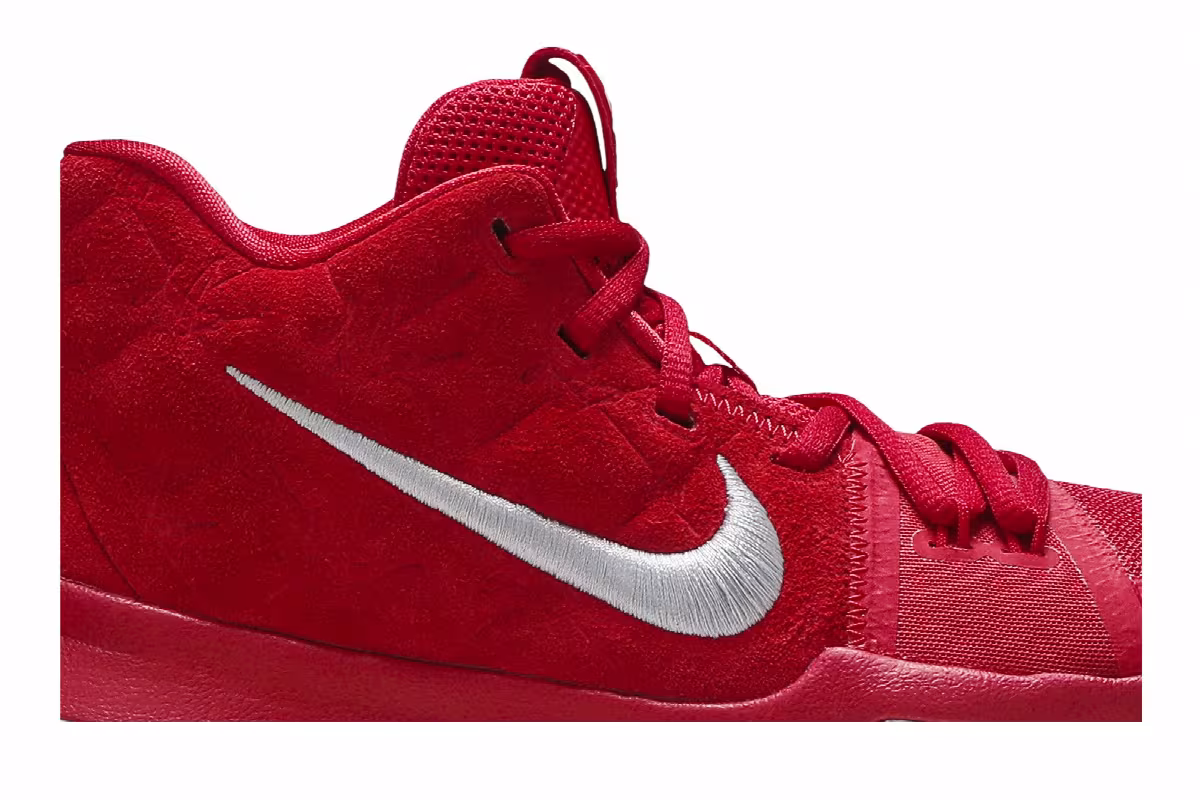 Nike Kyrie 3 GS University Red, view 3