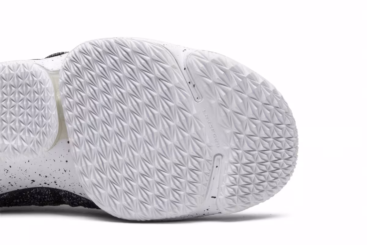 Nike LeBron 15 Ashes, view 6