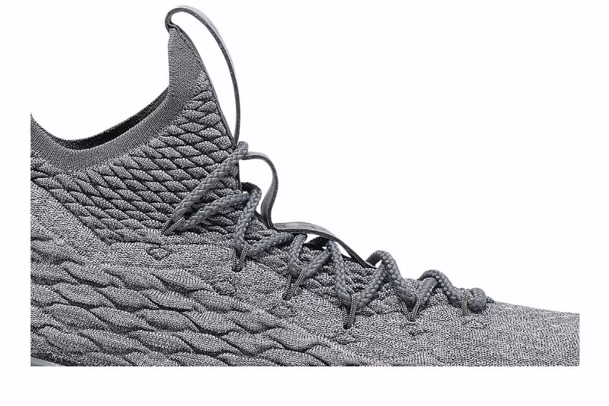 Nike LeBron 15 City Edition, view 3