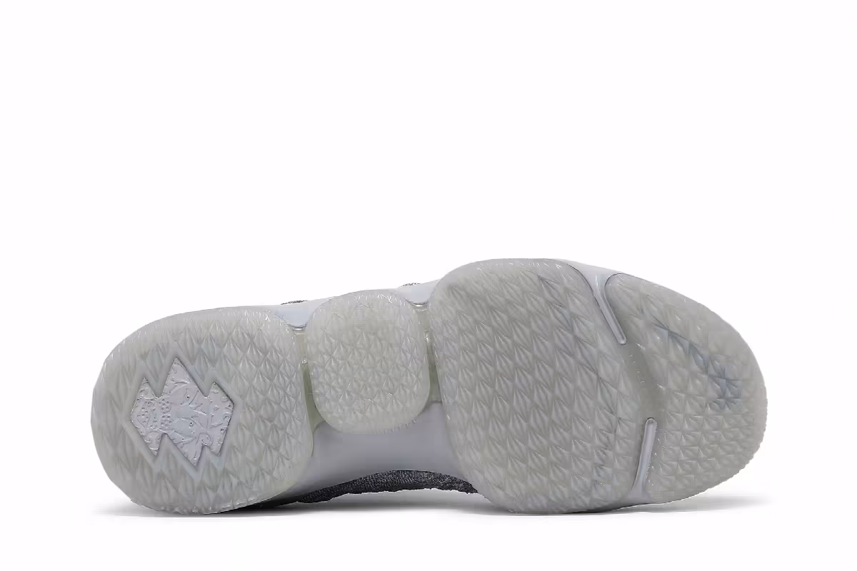 Nike LeBron 15 City Edition, view 5