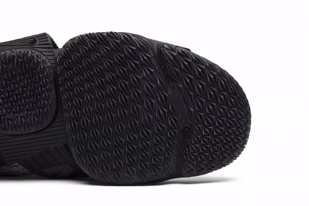 Kith x Nike LeBron Lifestyle 15 Long Live the King, view 6
