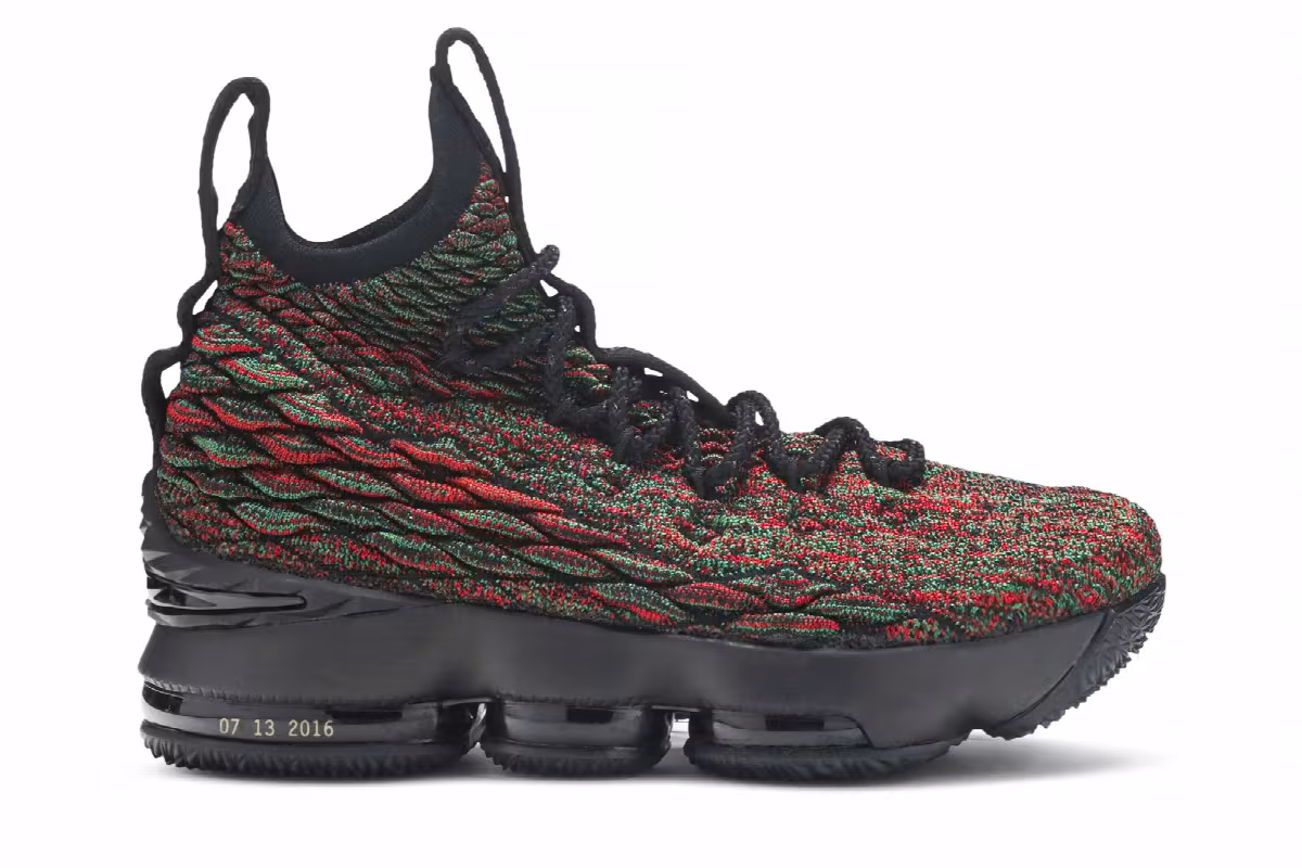 Nike Lebron 15 GS BHM, view 2
