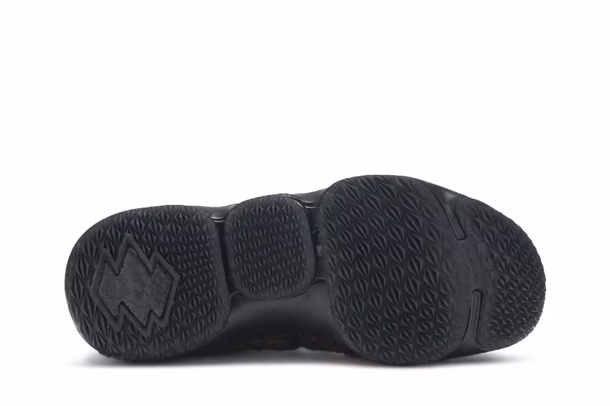 Nike Lebron 15 GS BHM, view 5