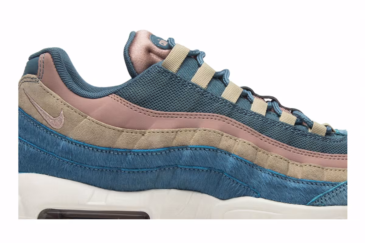 Nike Women's Air Max 95 LX Pony, view 3