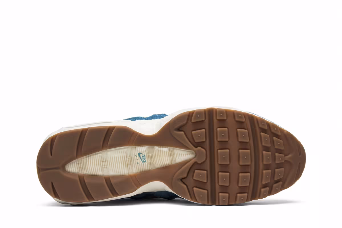 Nike Women's Air Max 95 LX Pony, view 5