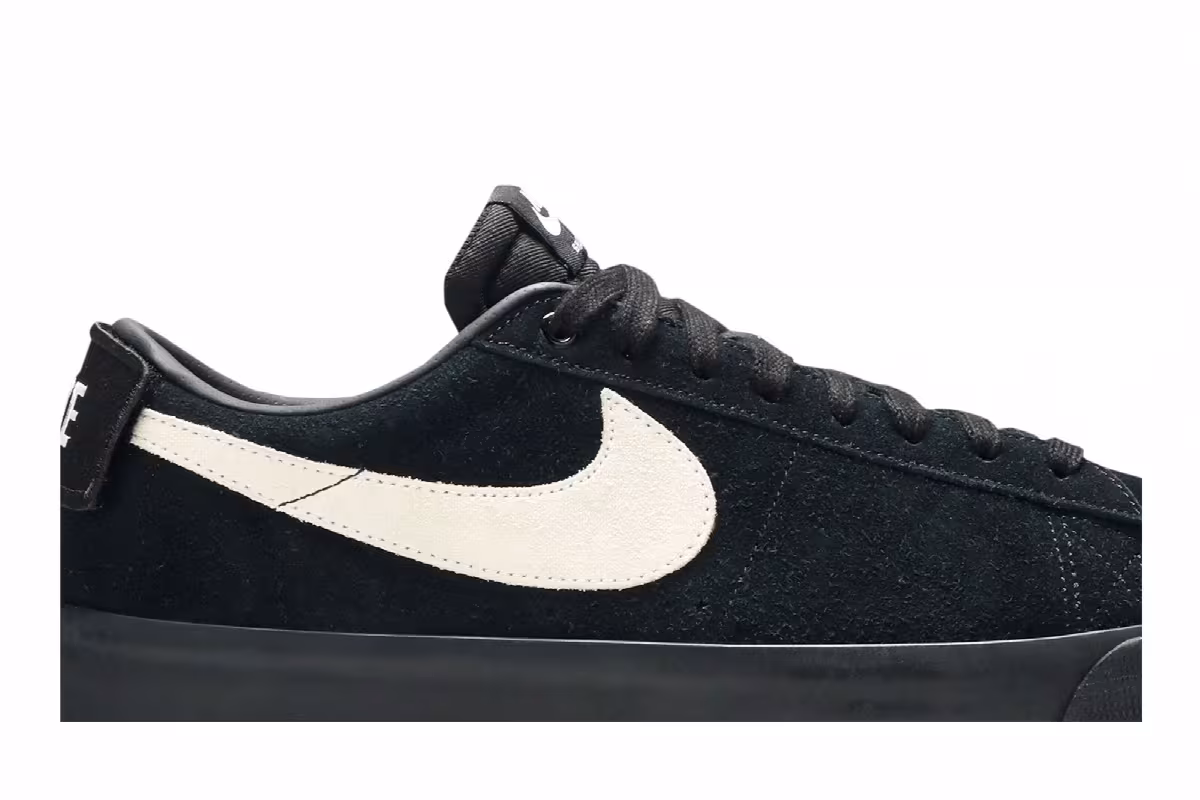 Nike SB Air Zoom Blazer Low GT Black White, view 3
