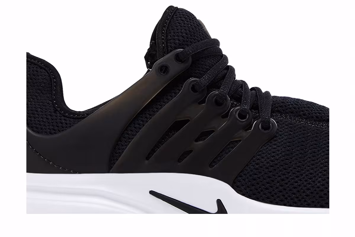 Nike Women's Air Presto Black White, view 3