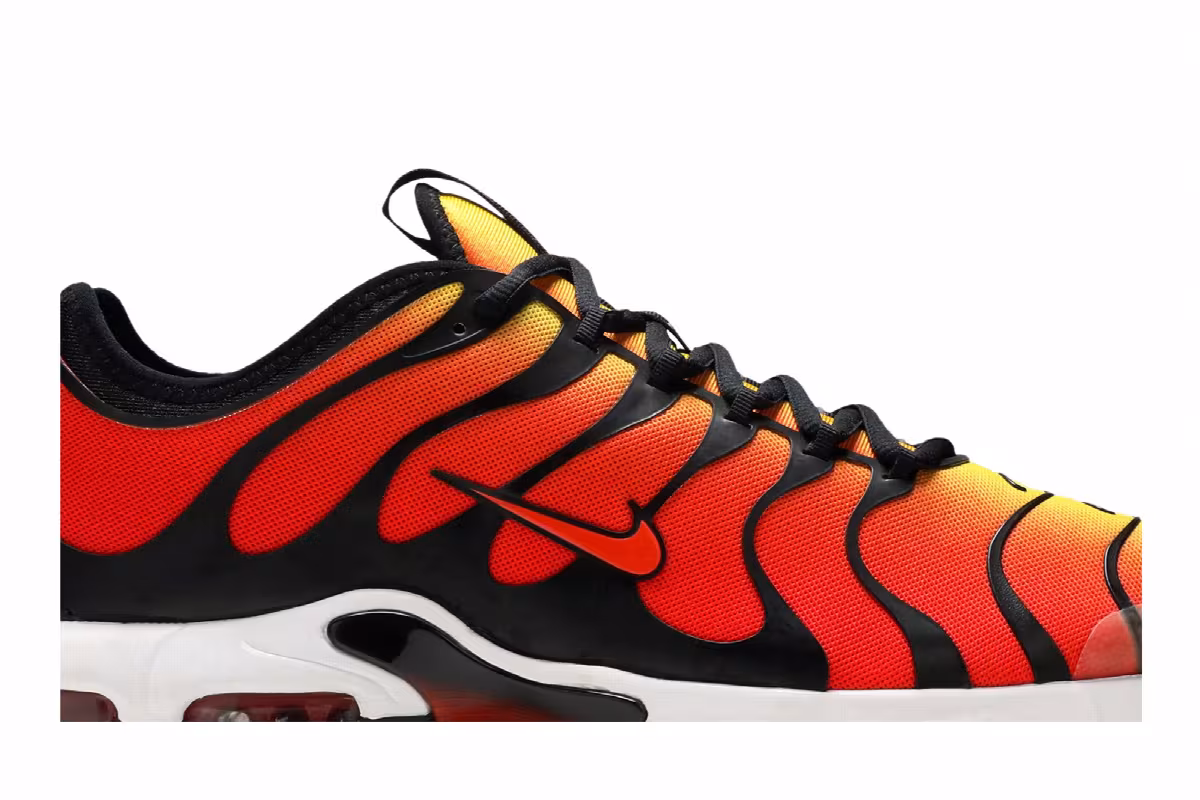 Nike Air Max Plus TN Ultra Tiger, view 3