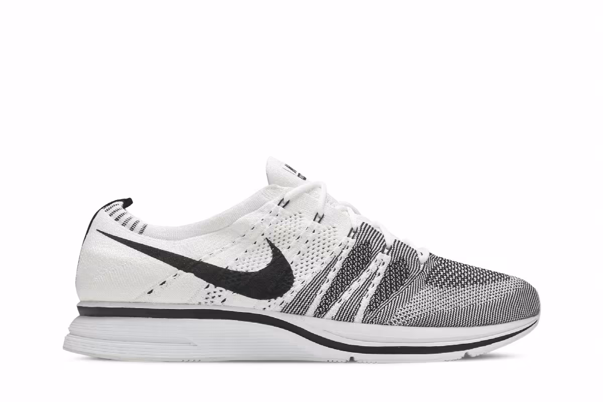 Nike Flyknit Trainer 2017 OG, view 2