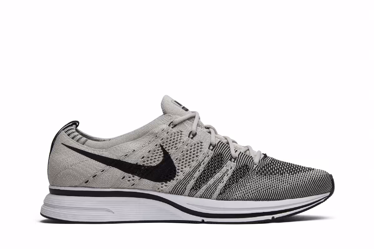 Nike Flyknit Trainer 2017 Pale Grey, view 2