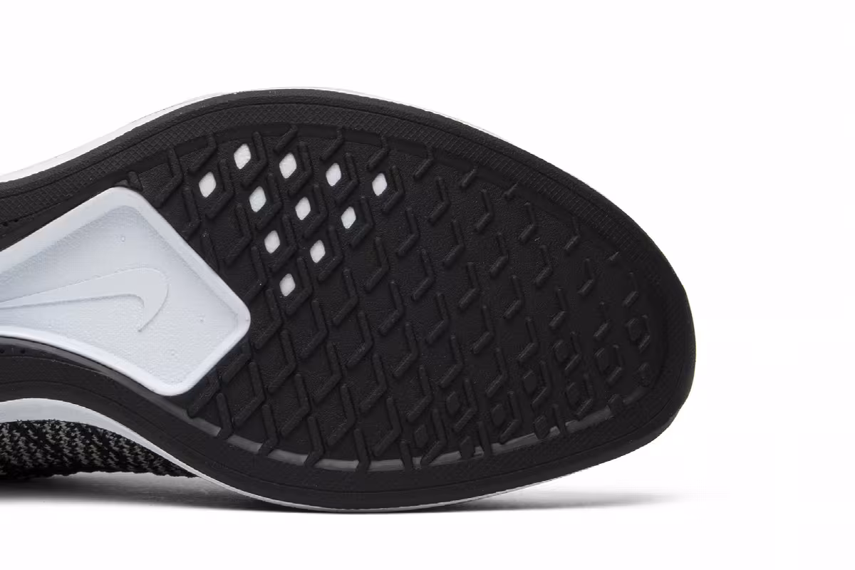 Nike Air Zoom Mariah Flyknit Racer Oreo, view 6