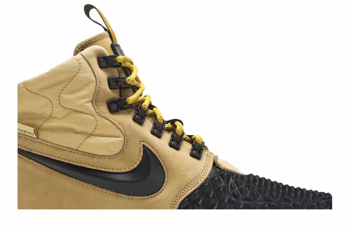 Nike Lunar Force 1 Duckboot 17 Metallic Gold, view 3