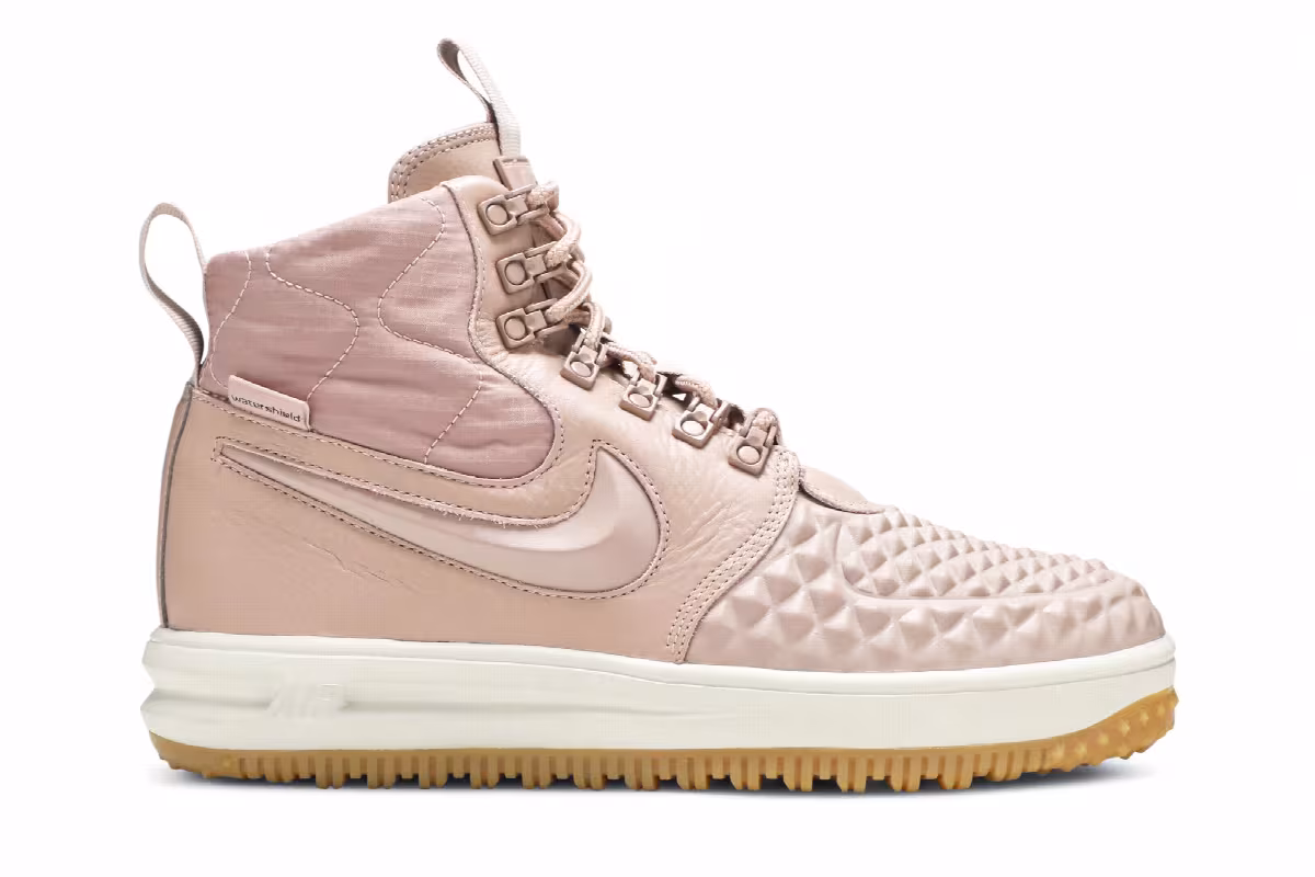 Nike Women's Lunar Force 1 Duckboot Particle Pink, view 2