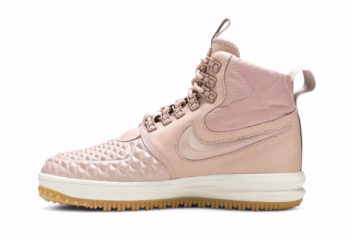 Nike Women's Lunar Force 1 Duckboot Particle Pink, view 4