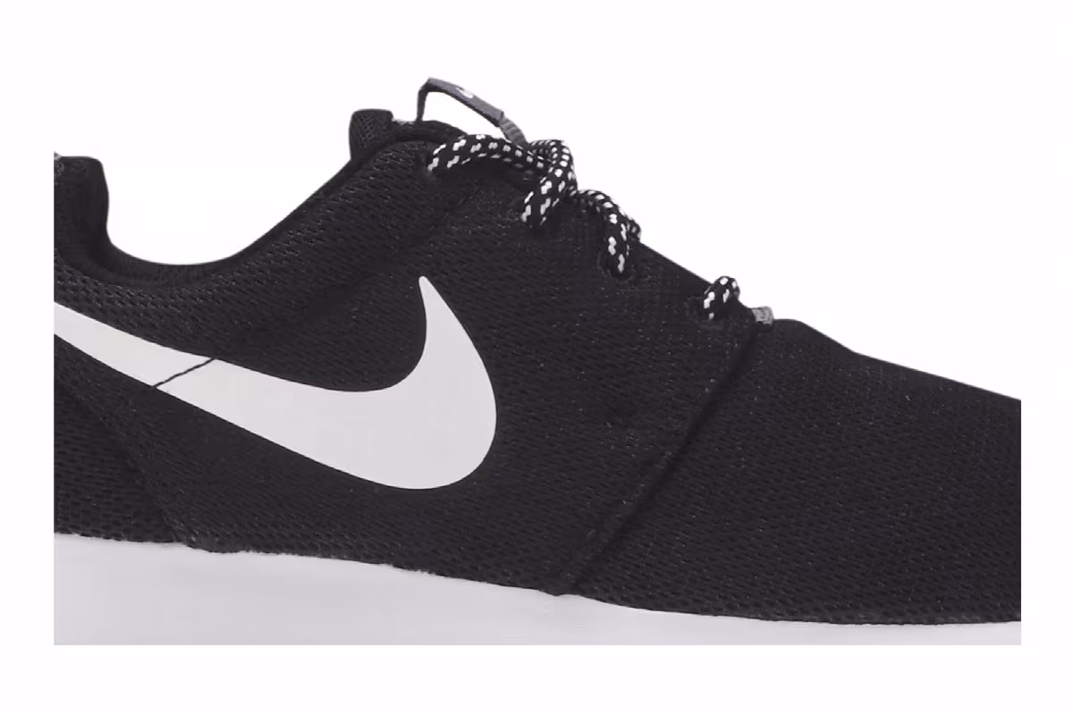 Nike Women's Roshe One Black, view 3